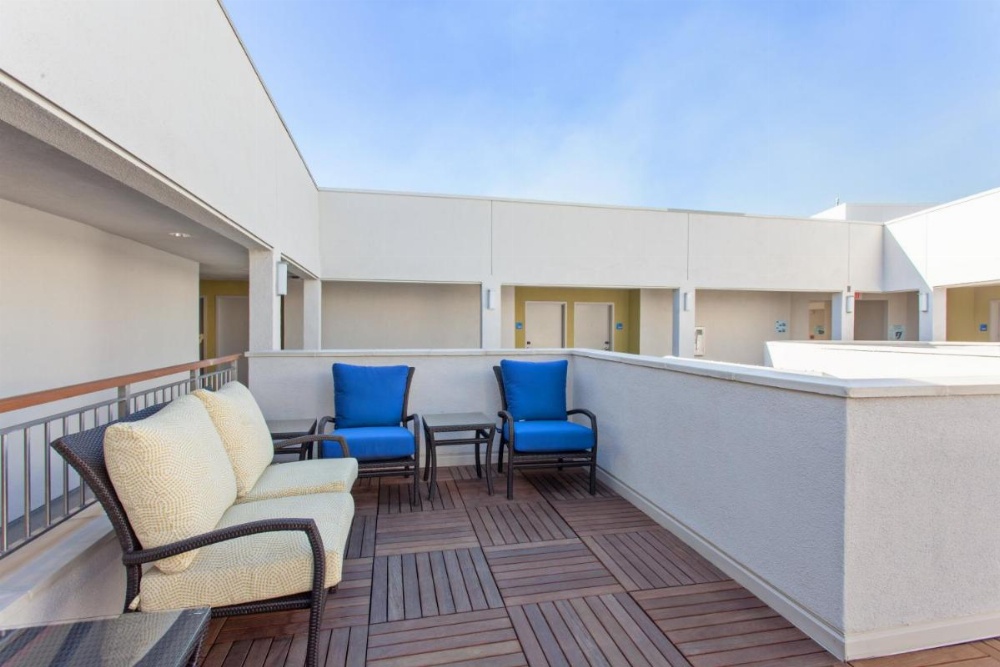 Holiday Inn Express West Los Angeles-Santa Monica, an IHG Hotel Image 12