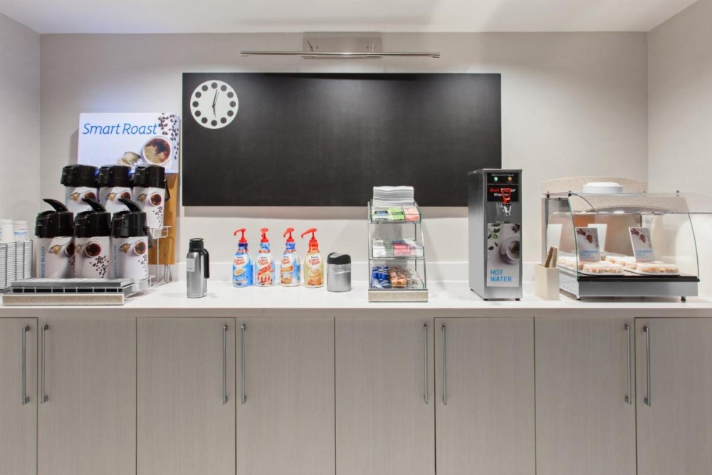 Holiday Inn Express West Los Angeles-Santa Monica, an IHG Hotel Image 13